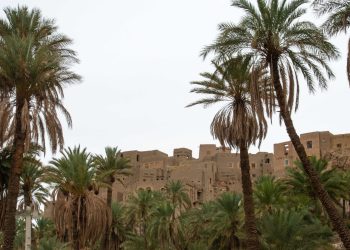 نای‌بند روستایی در حاشیه لوت