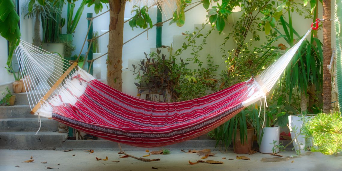 DSC 1599 اقامتگاهی در بندر کنگان که با مهربانی زبانزد مردم جنوب پایهگذاری شده